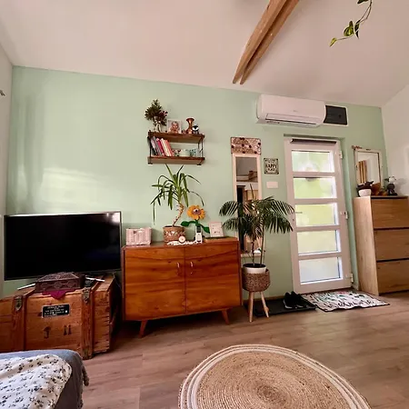 Berkenye 2621 Διαμέρισμα